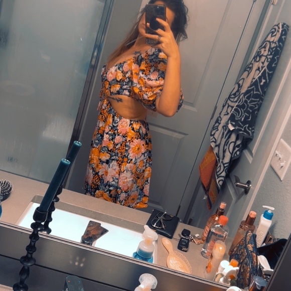 All about May dress - Picture 4 of 5